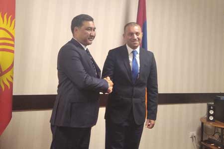 Керобян: ЕАЭС больше работает на двусторонние отношения - России и другого союзного государства