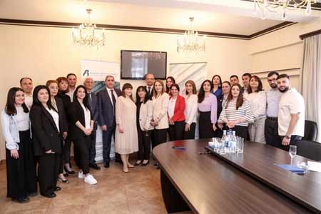 Сотрудники ИА <АрмИнфо> удостоились со стороны Союза банков Армении наград за профессиональную работу в освещении финансово-банковской сферы