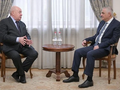 Вице-премьер Армении и спецпредставитель президента России обсудили меры по стимулированию взаимного турпотока