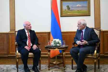 Президент Армении обсудил с главой КРОУ вопрос управления электросетями страны