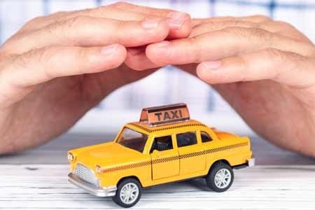 В Минздраве рассмотрят вопрос включения таксистов в систему страхования до 2027 года