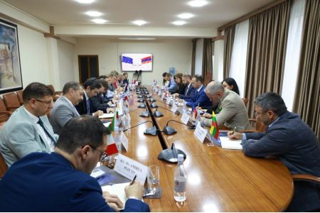 Էկոնոմիկայի նախարարն ընդունել է ԵՄ դիվանագիտական ներկայացուցչությունների ղեկավարներին